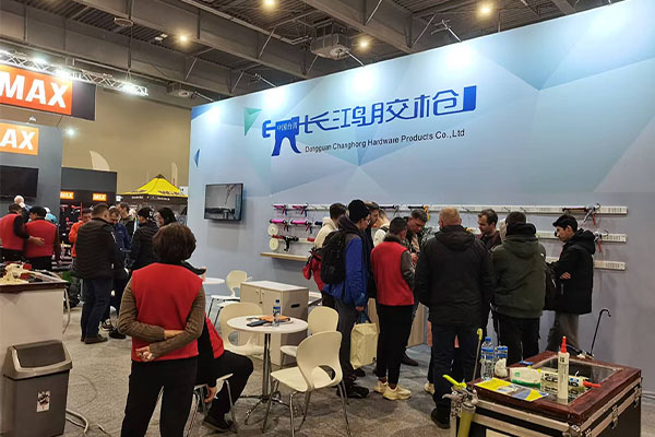 Dongguan Changhong Hardware Products Co., Ltd. Showcases Glue Guns at Poland Exhibition (February 1–7)